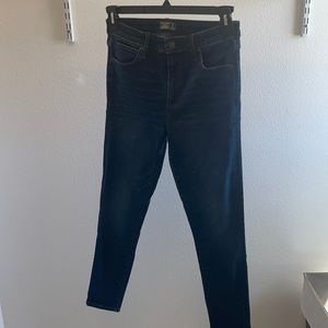 Abercrombie & Fitch Simone High Rise jeans dark wash. Size 6s never worn.